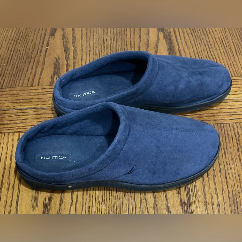 Nautica navy blue soft slippers L